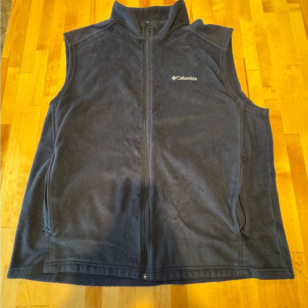 Columbia Black Fleece Vest